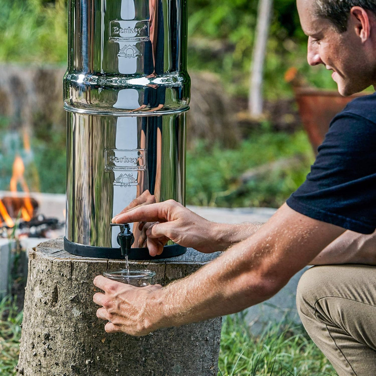 Gravity-Fed Water Filter with 2 Purification Elements V5757