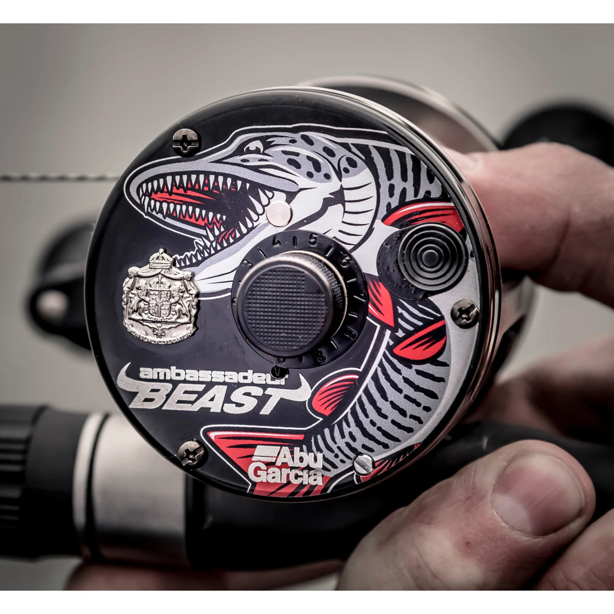 Beast Baitcast Round Reel E2270