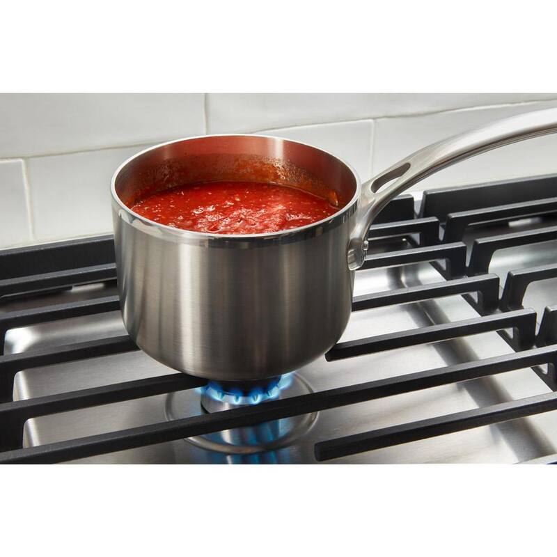 4-Burners Recessed Gas Cooktop in Black G136