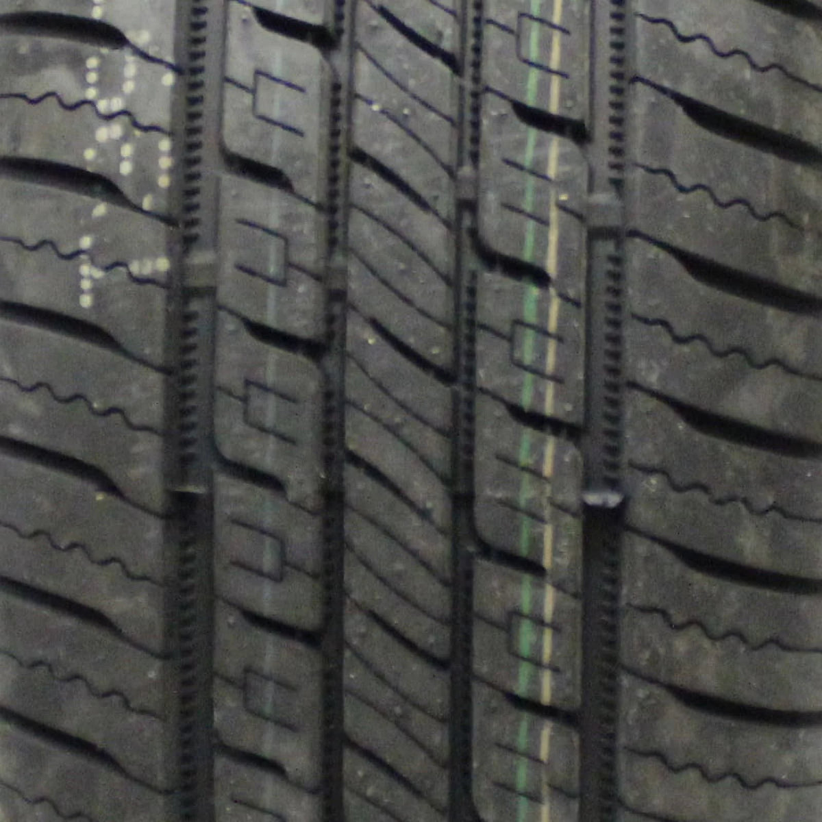 All Season 225/55R18 102V XL SUV/Crossover Tire O7377