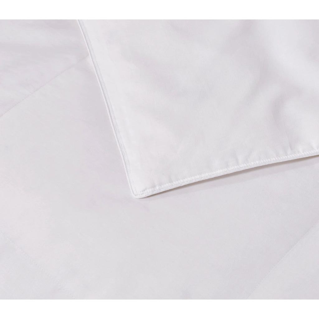 European White Down Comforter M852958