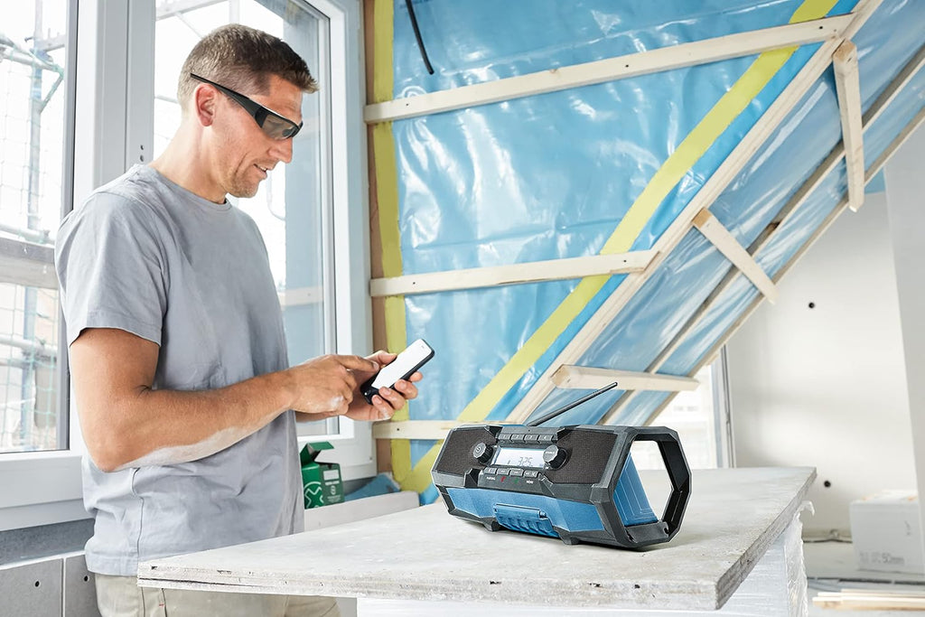Compact Jobsite Radio with Bluetooth 5.0 G871