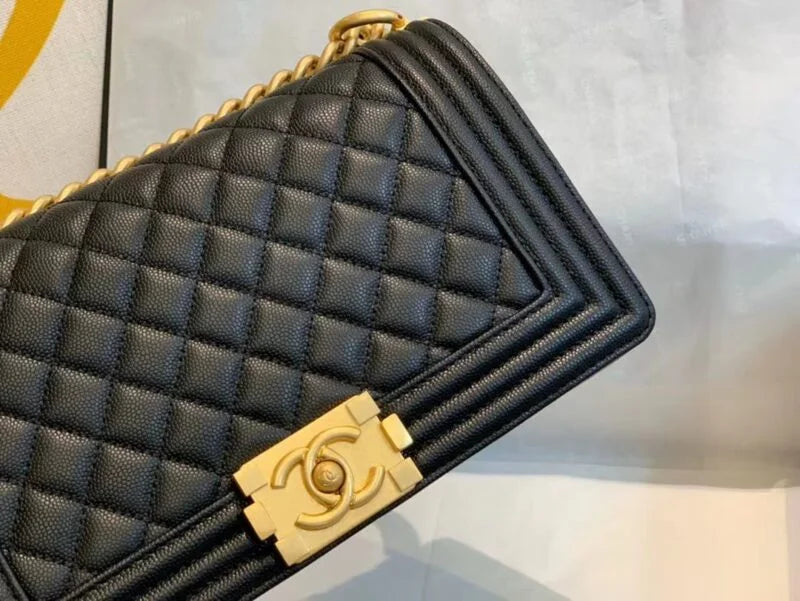 Black Caviar Skin Shoulder Bag J7661