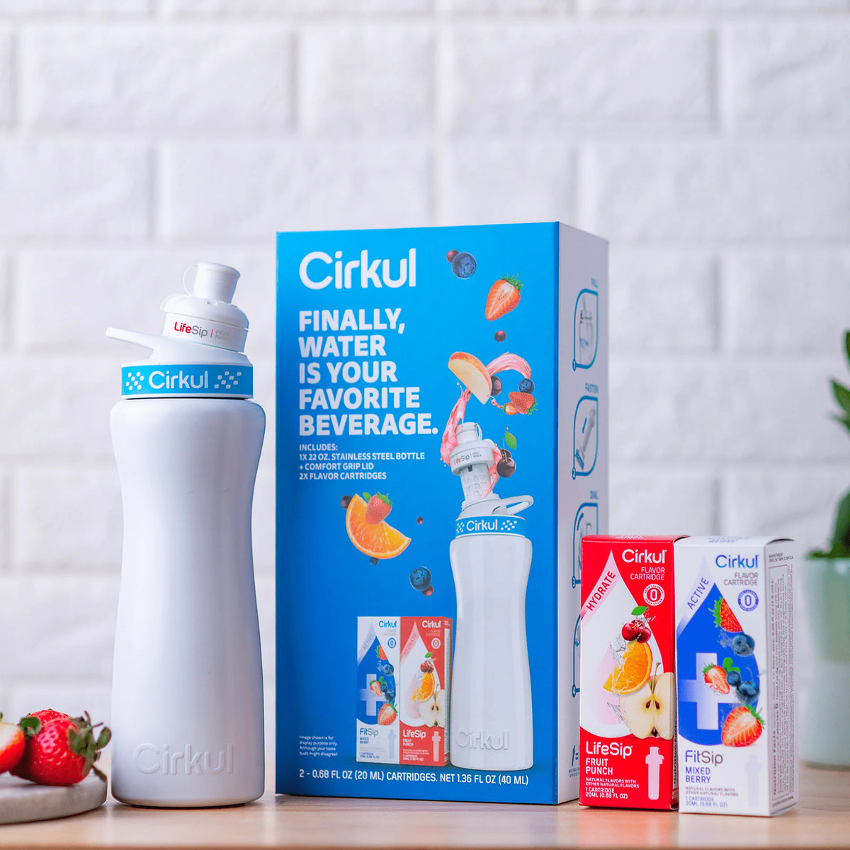 22oz White Stainless Steel Water Bottle with Blue Lid and 2 Flavor Cartridges R1063