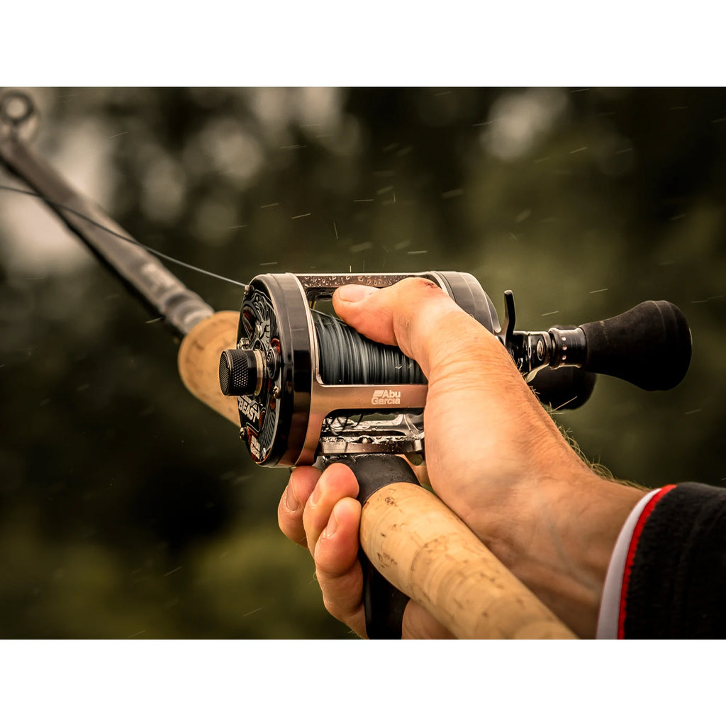 Beast Baitcast Round Reel E2270