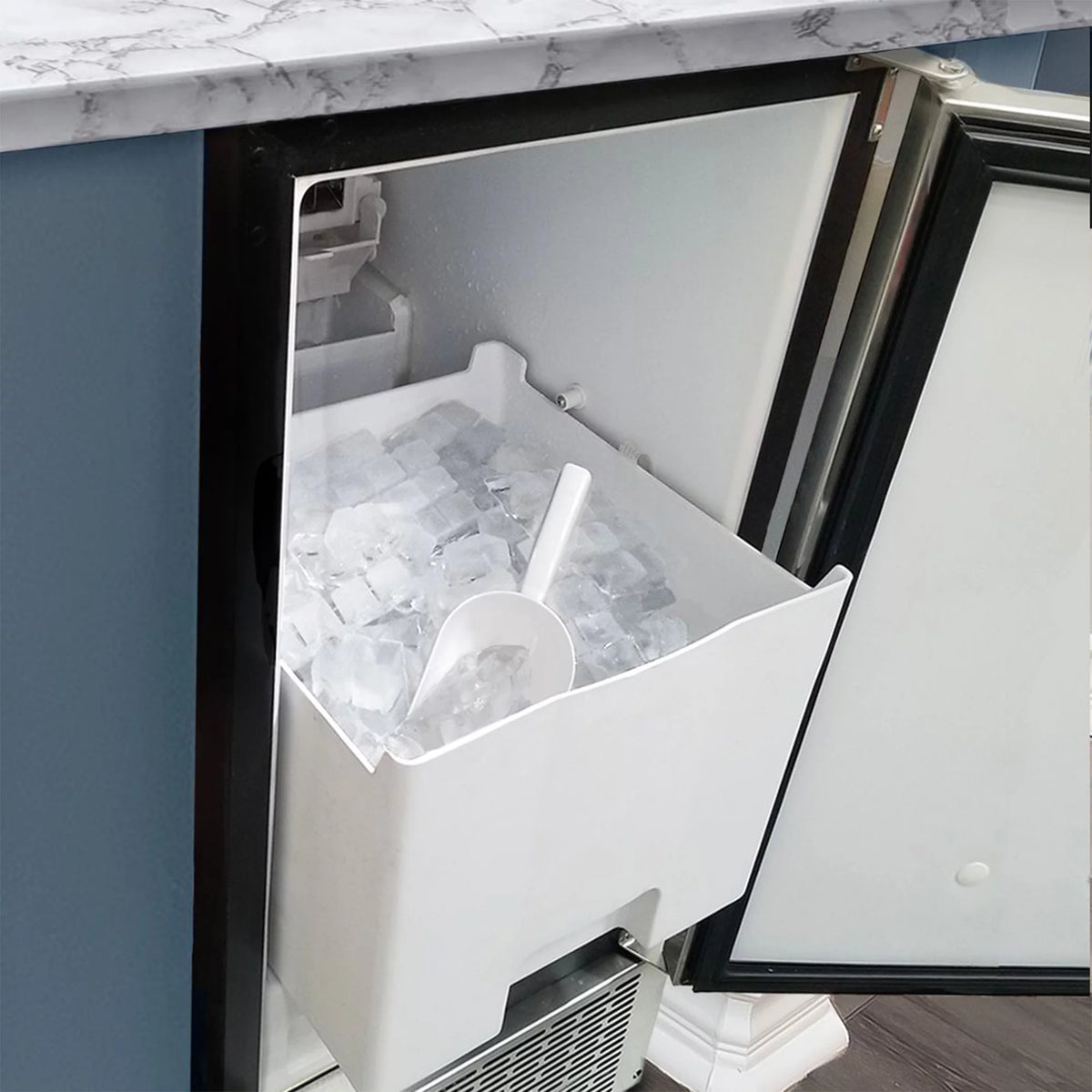 Built-In/Freestanding Ice Maker J8406