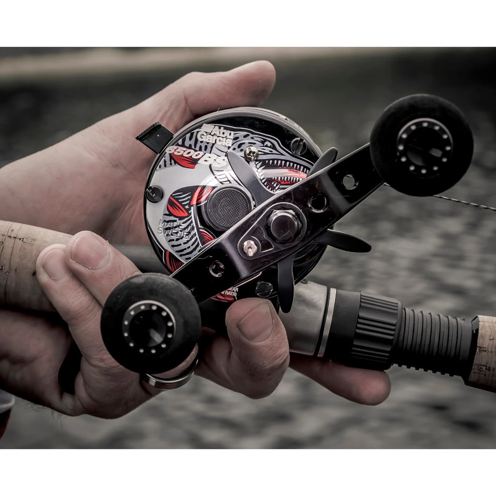 Beast Baitcast Round Reel E2270