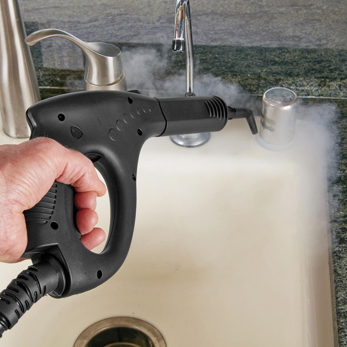 1500 Watt Steam Cleaner Kit B49110